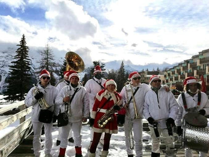 Fanfares/Pénas/Groupes de rue à partir de: